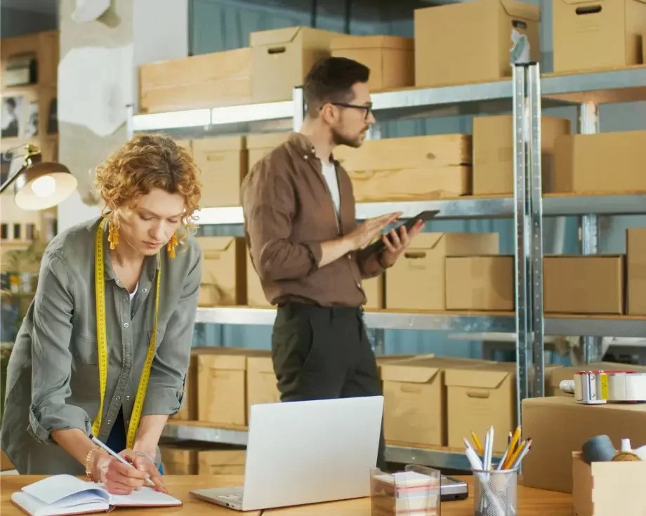 אזורי אחסון ייעודיים Azizi Tower 1