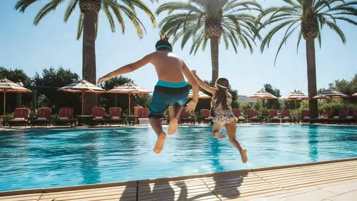 בריכות שחייה Binghatti Etherea